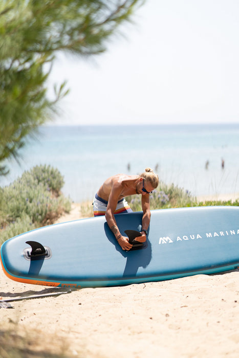 Aqua Marina Stand Up Paddle Board - BLADE 10'6"- Ensemble de SUP gonflable comprenant un sac de transport, une aileron, une pompe et un harnais de sécurité